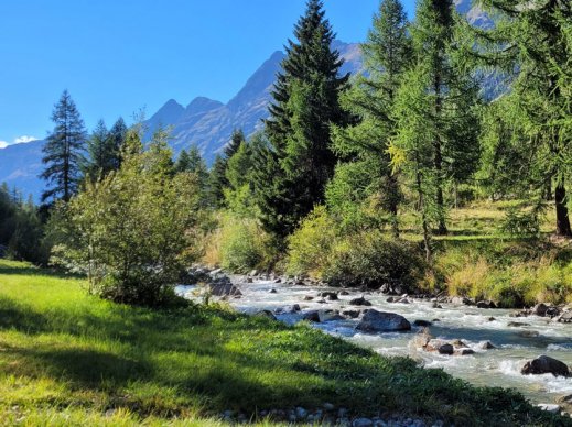 val-bever-wanderung-2.jpg